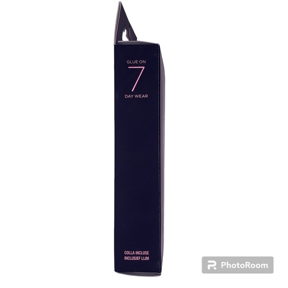 Kiss Masterpiece One-of-a-kind Luxe Manicure, white-30ct including accent nails - Picture 5 of 6